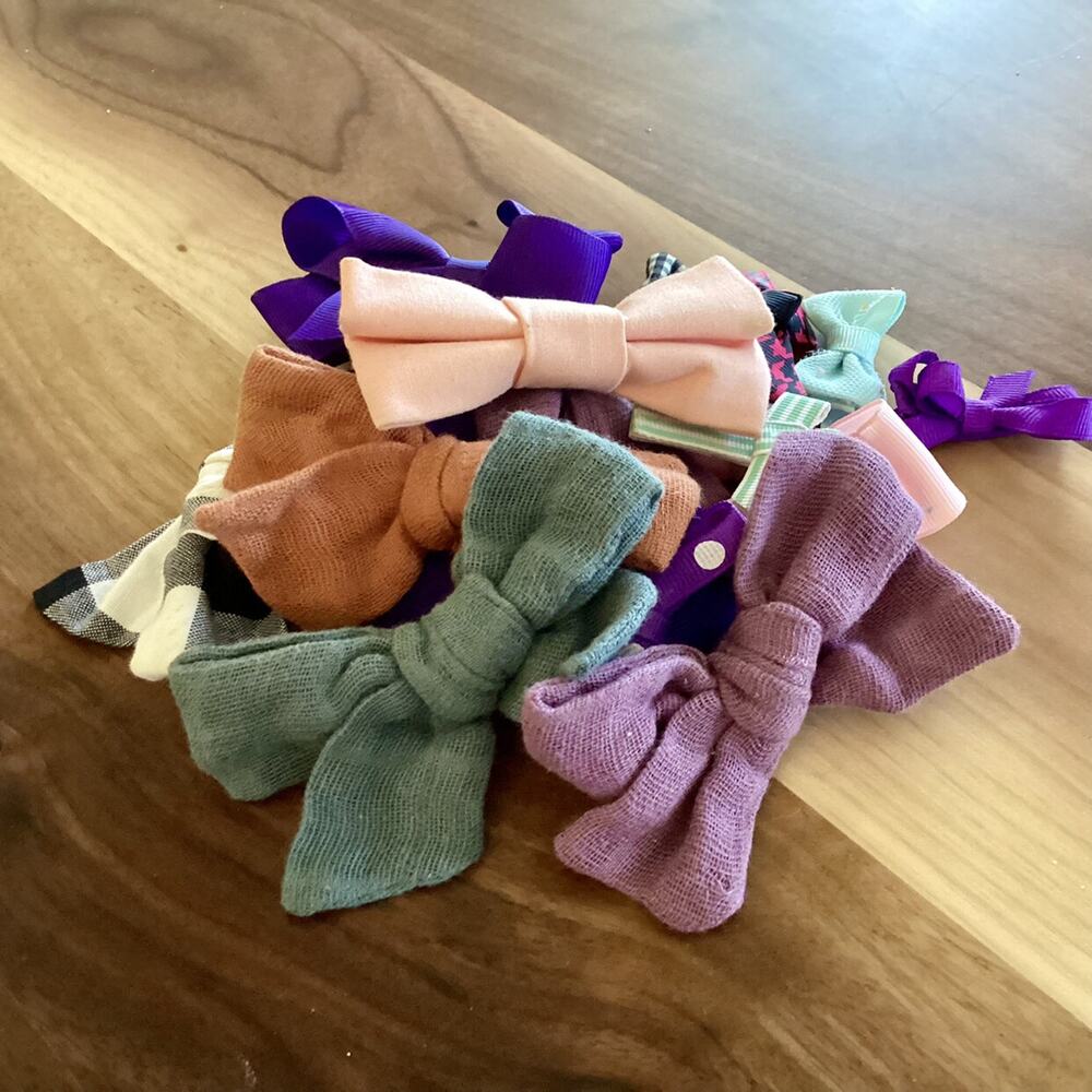 Lot Of 15 Bows